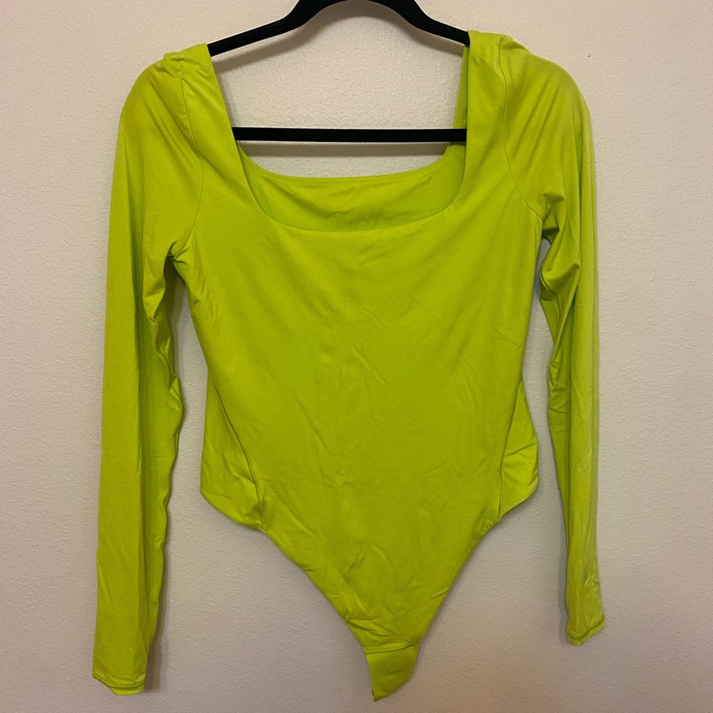 Lululemon Wundermost UltraSoft Nulu Square-Neck Long-Sleeve Bodysuit Lichen Lime